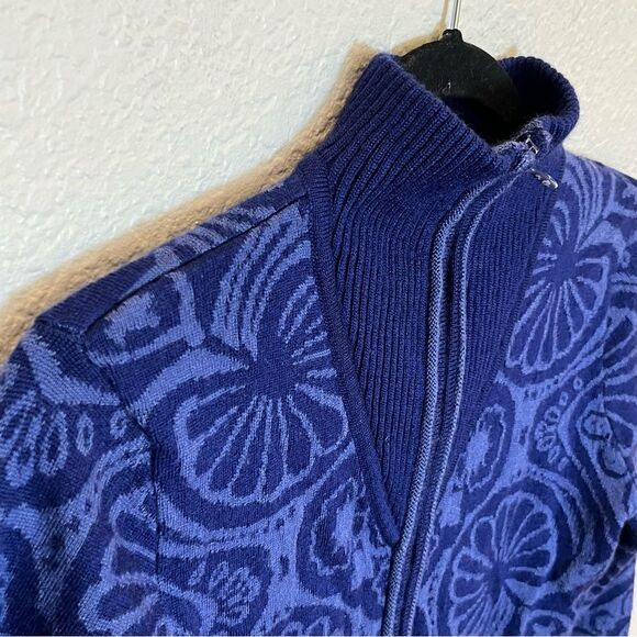 Icelandic Design Patterned Full Zip Wool Blend Sweater in Royal Blue size Small - Picture 9 of 16